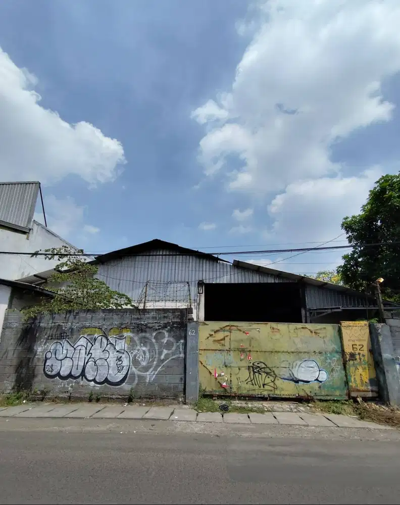 DIJUAL BANGUNAN KOMERSIAL DUKUH KUPANG COCOK UNTUK BENGKEL, GUDANG