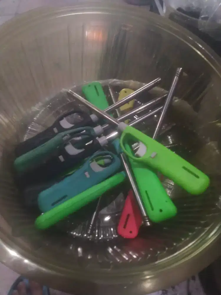 Korek pemantik kosongan