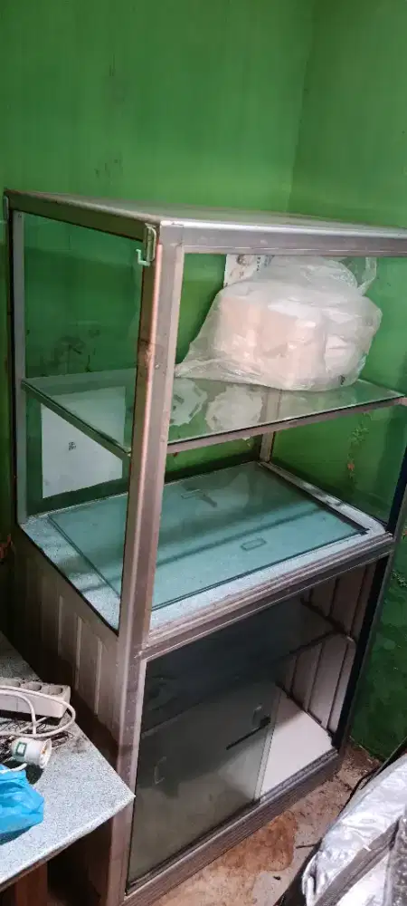 Dijual Etalase Baleendah Nego