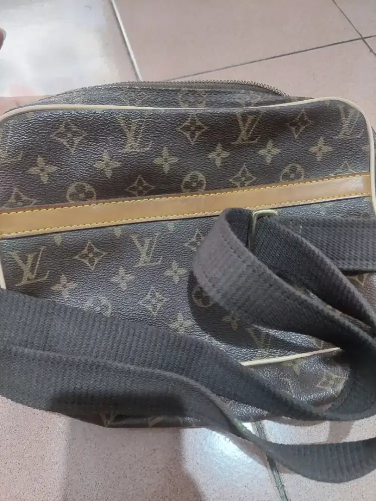Tas LV Slempang Kondisi 90%