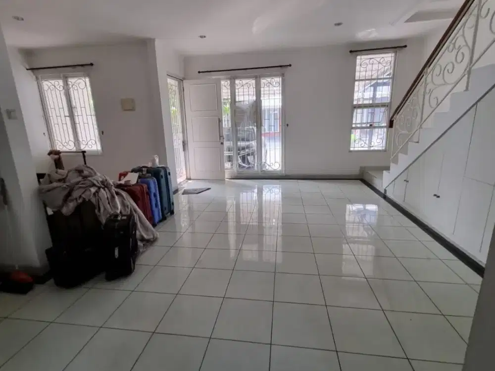 Dijual Rumah Full Renov 2 Lantai Cluster Michelia By Rumah Chinida