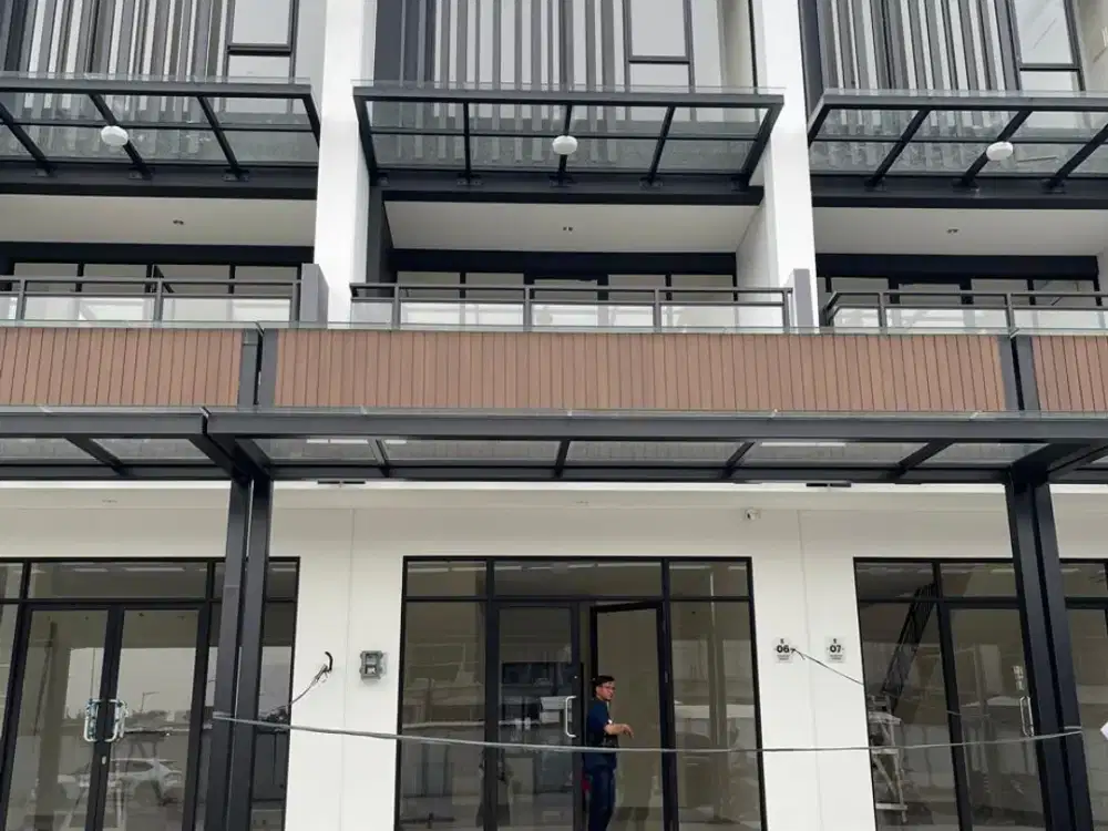 Disewakan Ruko 3 Lantai Bagus Hampton Avenue E By Rumah Chinida