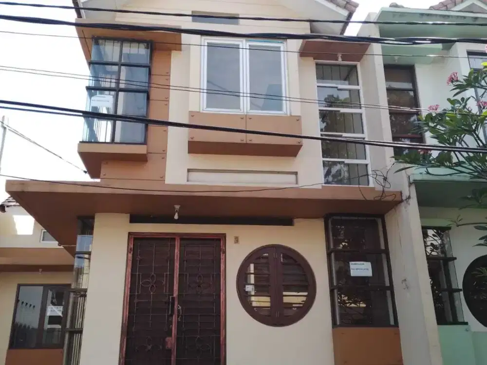 Disewakan Rumah 2 Lantai di Taman Kyoto Karawaci By Rumah Chinida