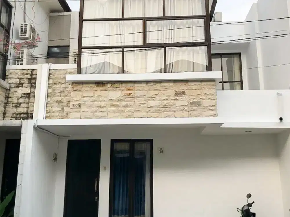 Disewakan Rumah 2 Lantai di Cluster The Villa's By Rumah Chinida