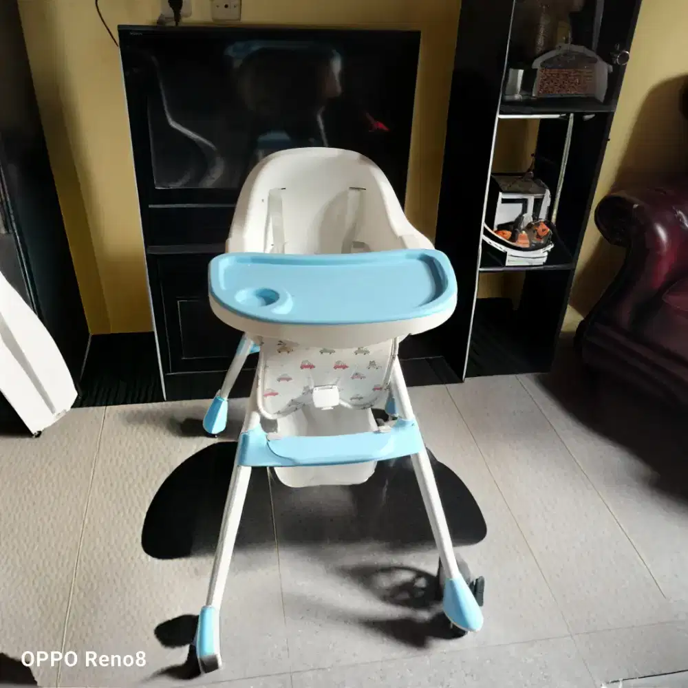 baby cair tmpat mkn bayi.like new jrng d pke bisa di dorong ad roda