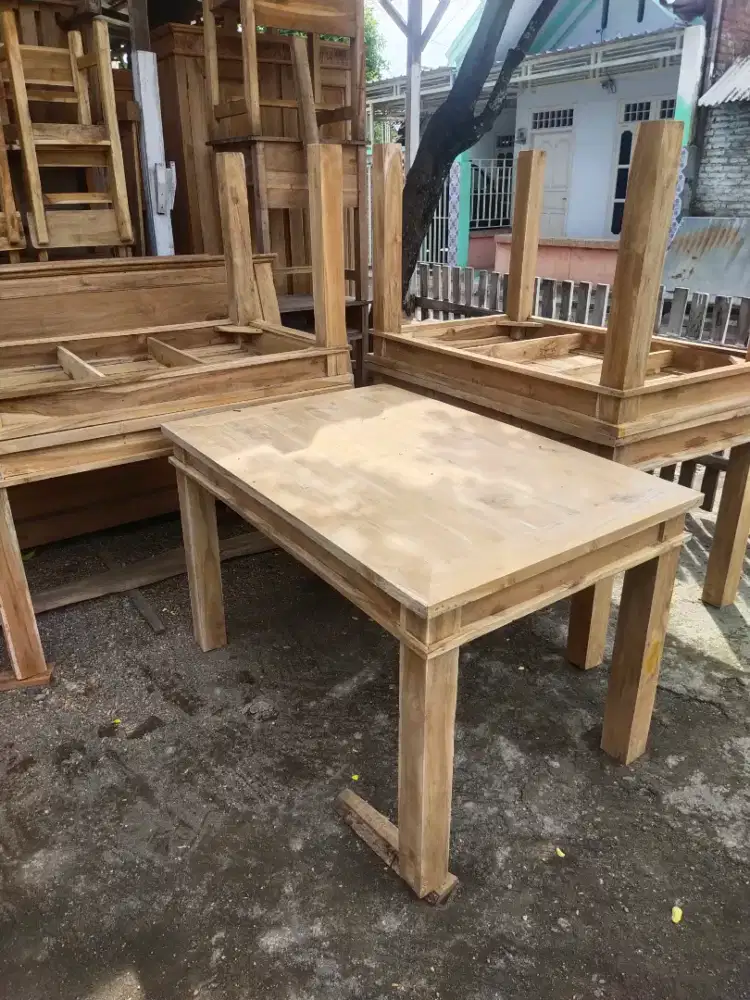 meja makan jati