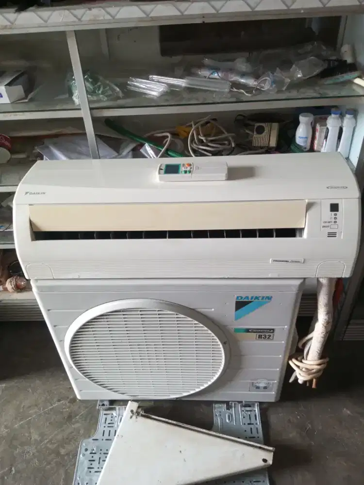 Daikin inverter 1,5 pk (satu setengah) jual include pemasangan
