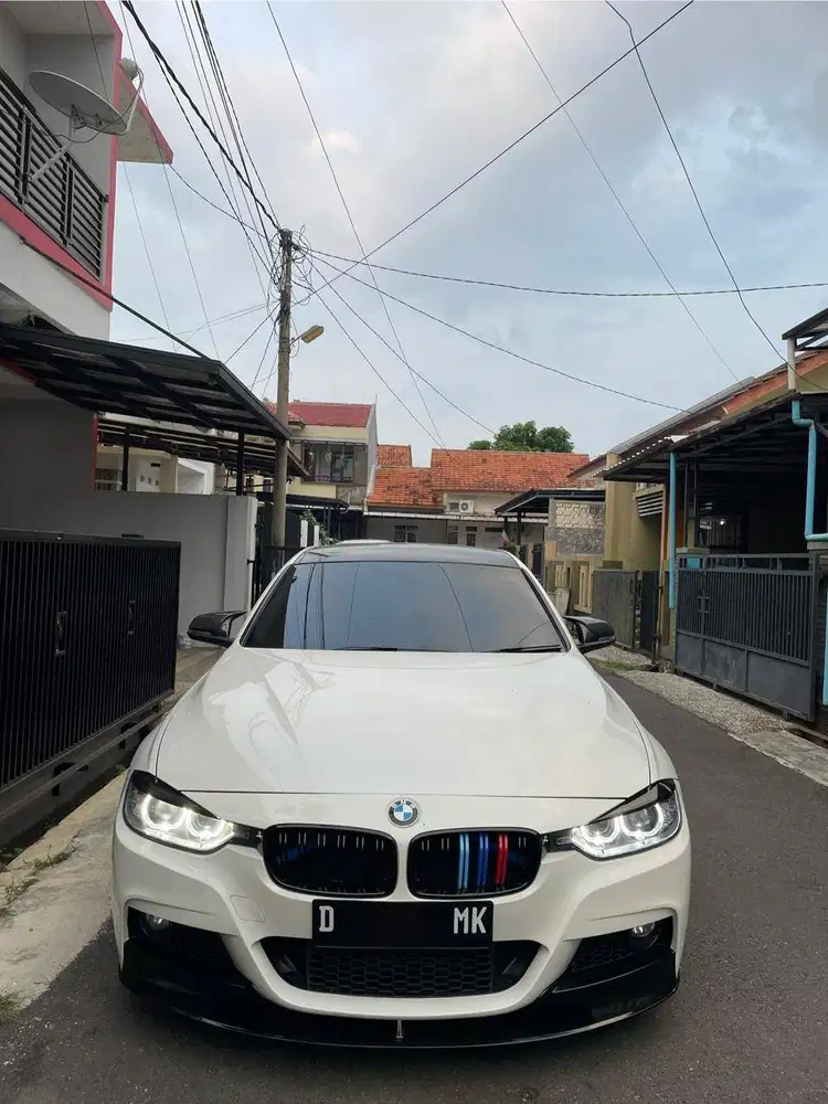 BMW 320i F30 2014