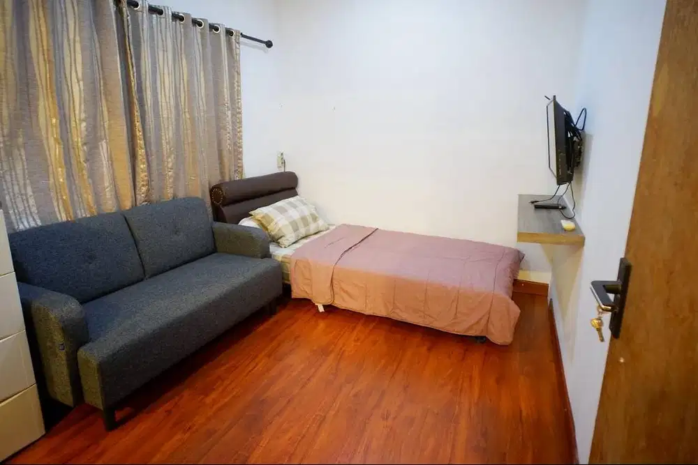 Kost AC TV Sofa Nyaman di Perbatasan Cibinong Depok