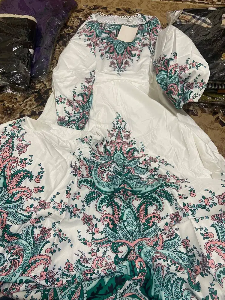 DIJUAL MURAH 200 PCS LEBIH PAKAIAN WANITA BARU UNTUK TOKO