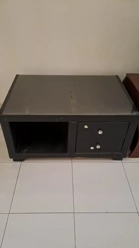 Meja Tamu Bahan Kayu Utuh