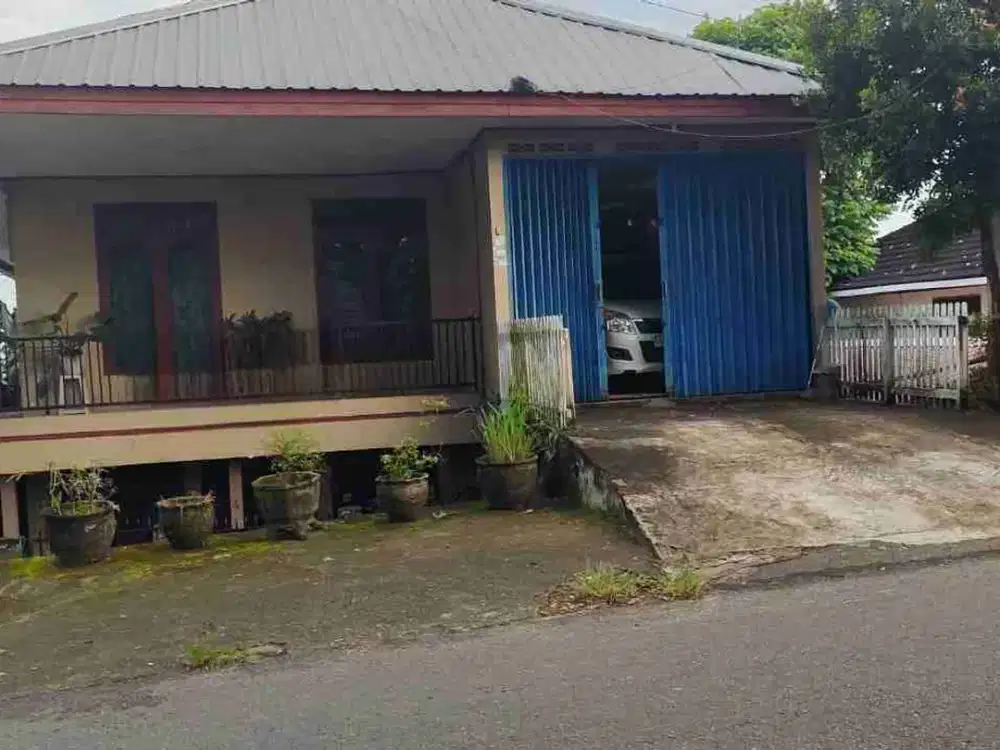 rumah nyaman 2 lantai di telindung