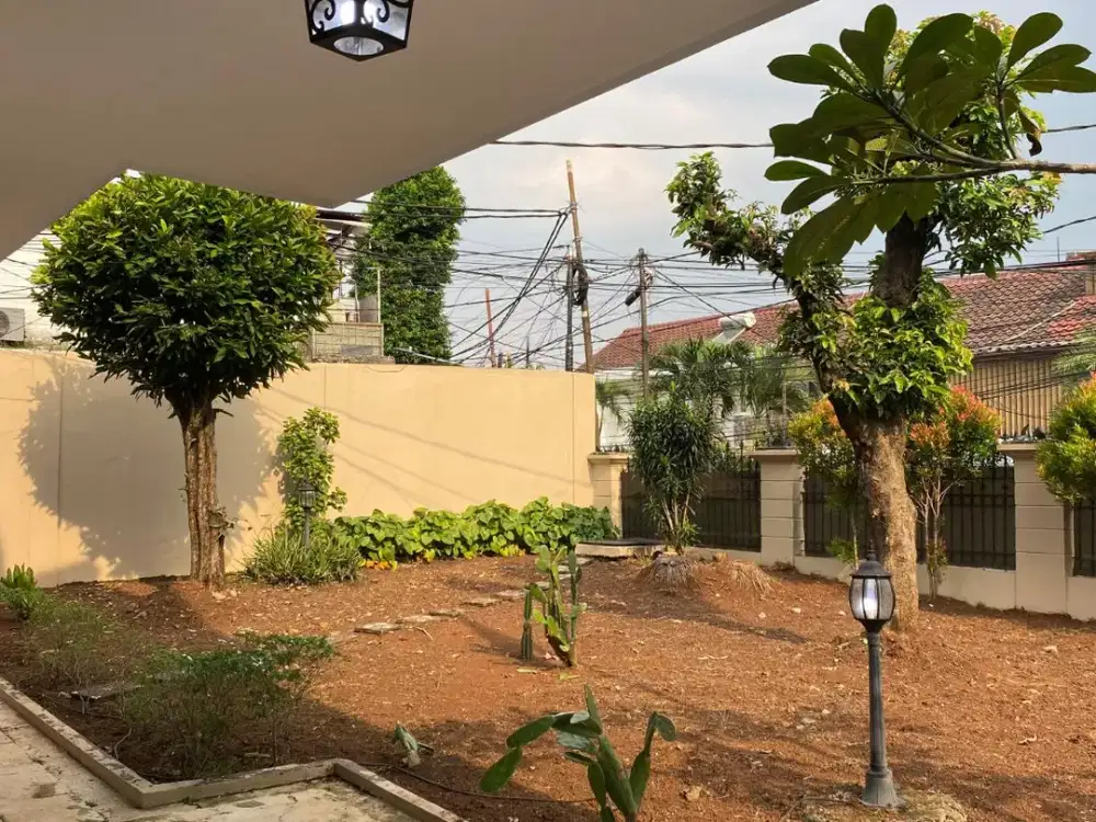 Disewakan rumah siap huni atau kantor  cipete jakarta selatan