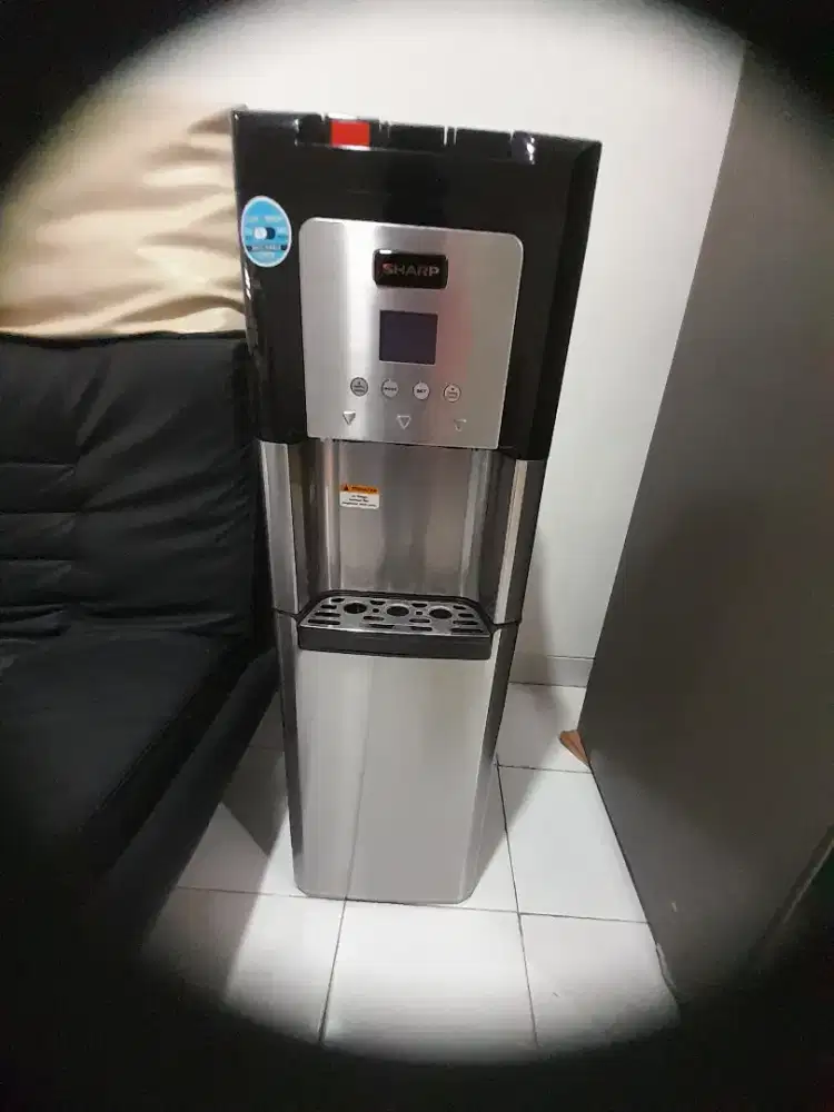 Sharp dispenser golongan bawah