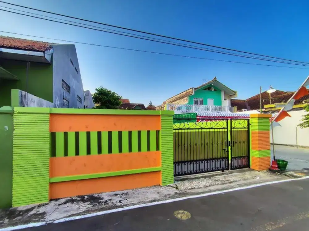 rumah dekat kampus dan luwes gentan bangunan terawat lokasi makamhaji