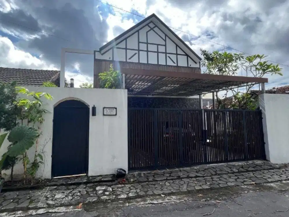 Rumah mewah 2 lantai di jalan palagan km 8,5