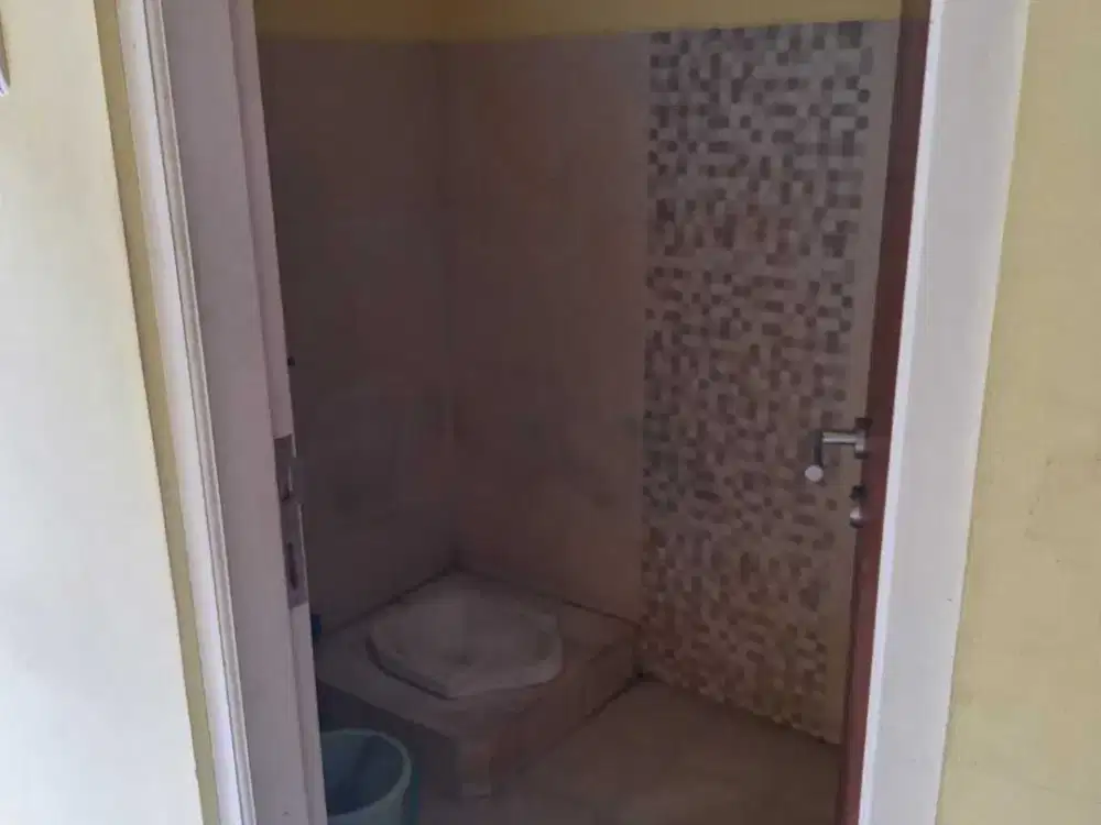 rumah bagus siap huni di trihanggo jalan kabupaten