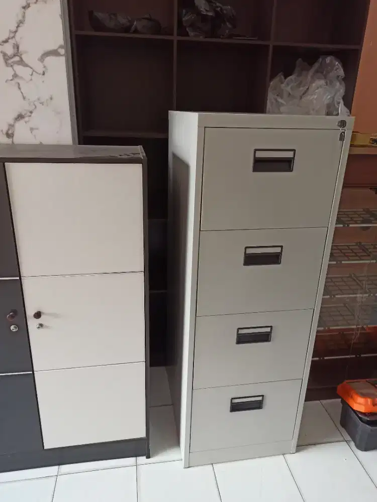 Filling kabinet, cabinet laci besi 4 tingkat
