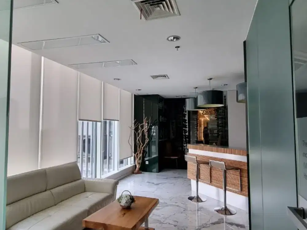 Office Space Mewah Fully Furnished di Sovereign Plaza – Siap Pakai
