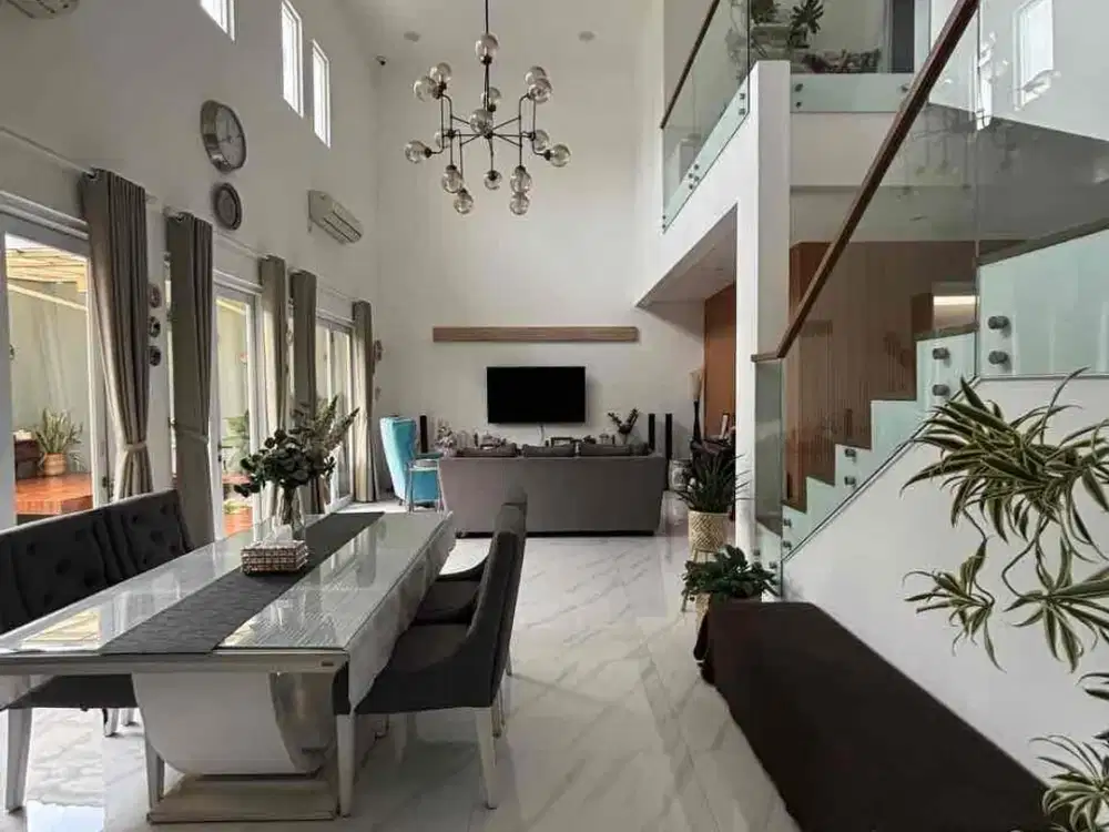 Rumah Cantik Siap Huni rapi nyaman lingkungan tenang Lokasi Strategis cinere Dekat ke Pintu Tol & MRT Lebak bulus