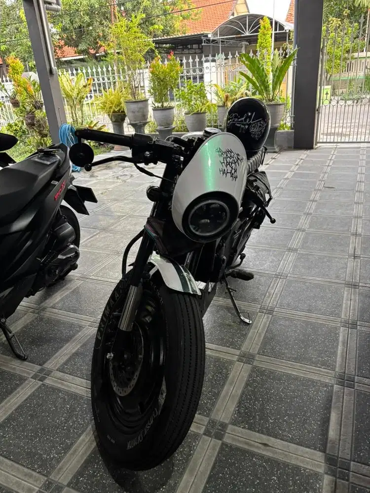 Motor custom bratstyle