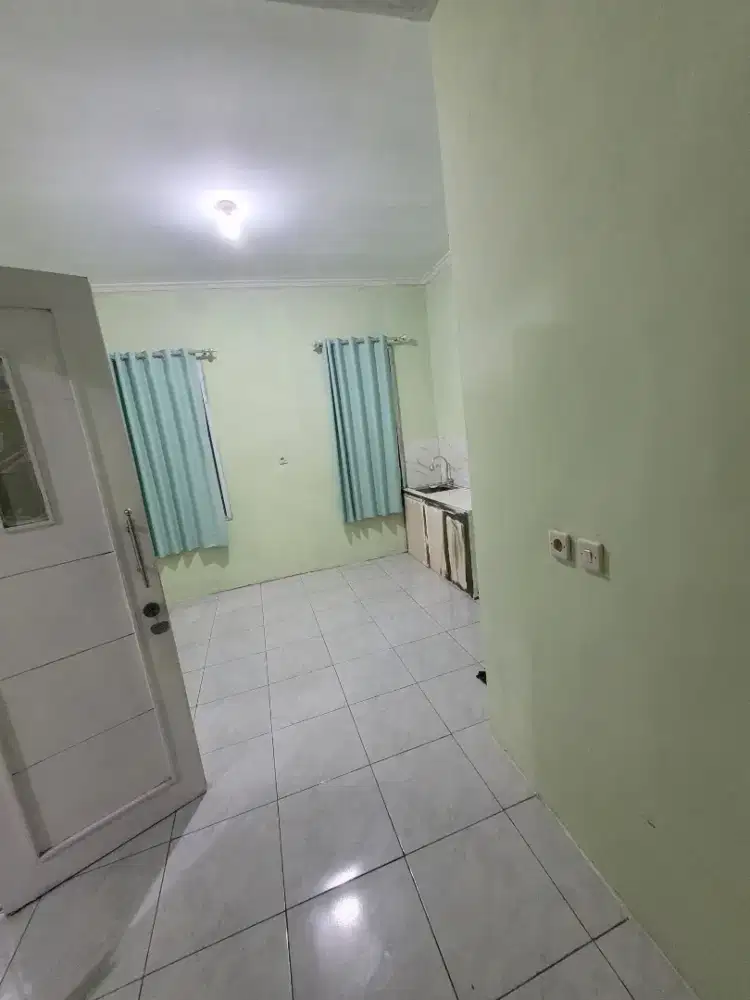 Disewakan Kontrakan di Lt.2