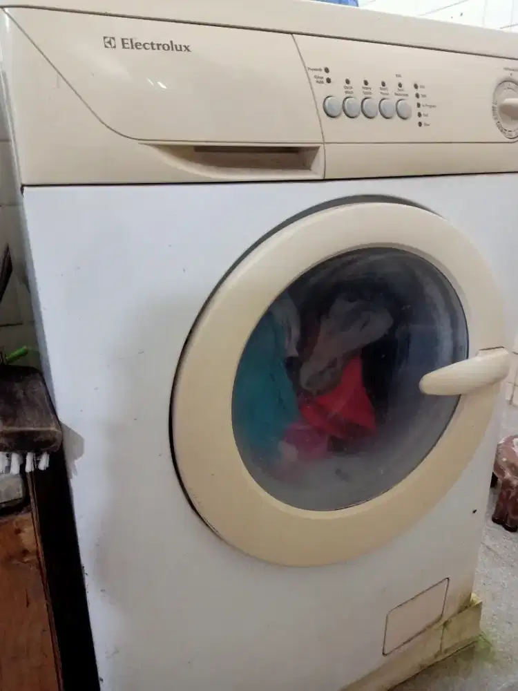 Mesin cuci Electrolux 1 pintu
