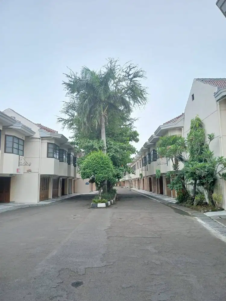HOT SALE!!!AREA PERKANTORAN, HOTEL ,GUDANG DAN TOWNHOUSE DI DAAN MOGOT