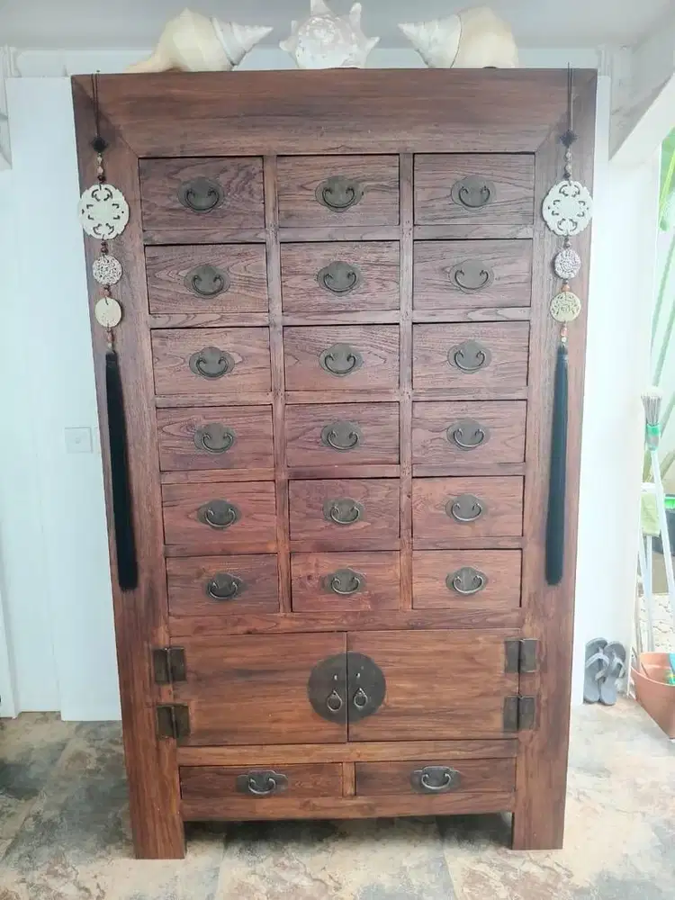 Dijual Lemari Apoteker Antik