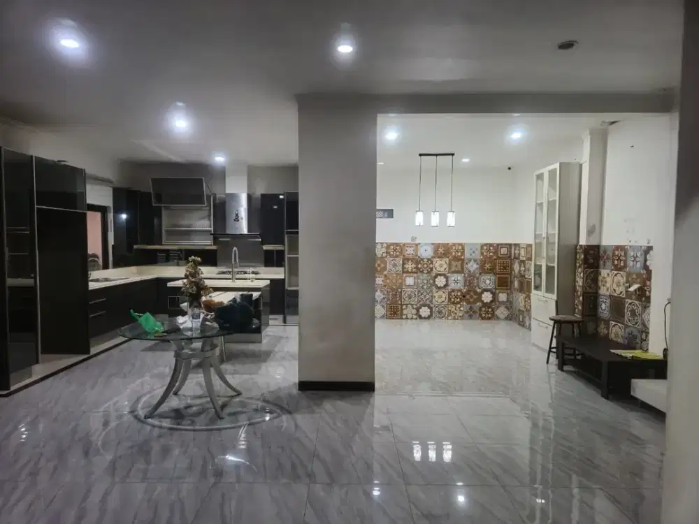 Rumah 2lt 220m 3KT Cluster Alamanda JGC Jakarta Garden City