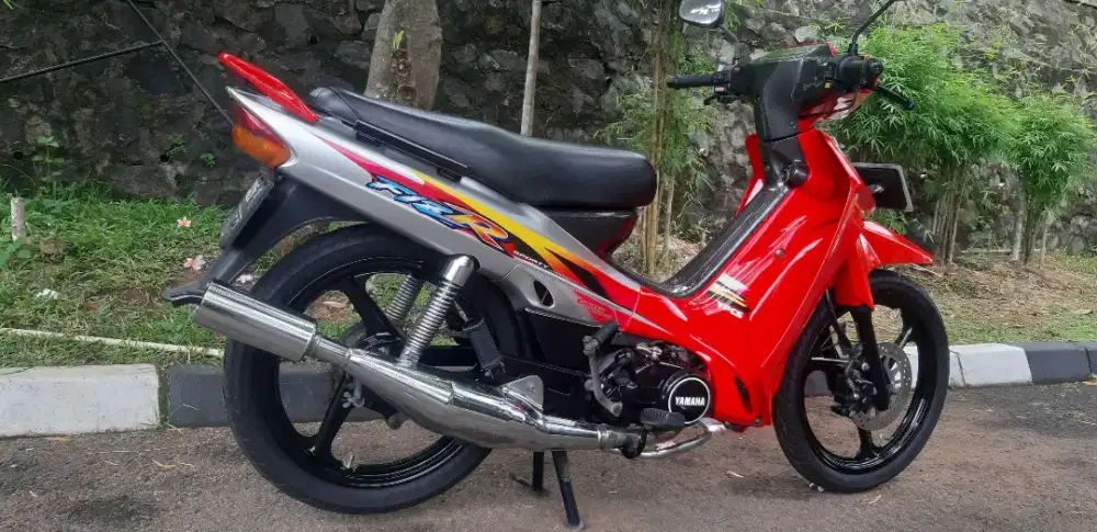 F1ZR, limeted edition merah silver