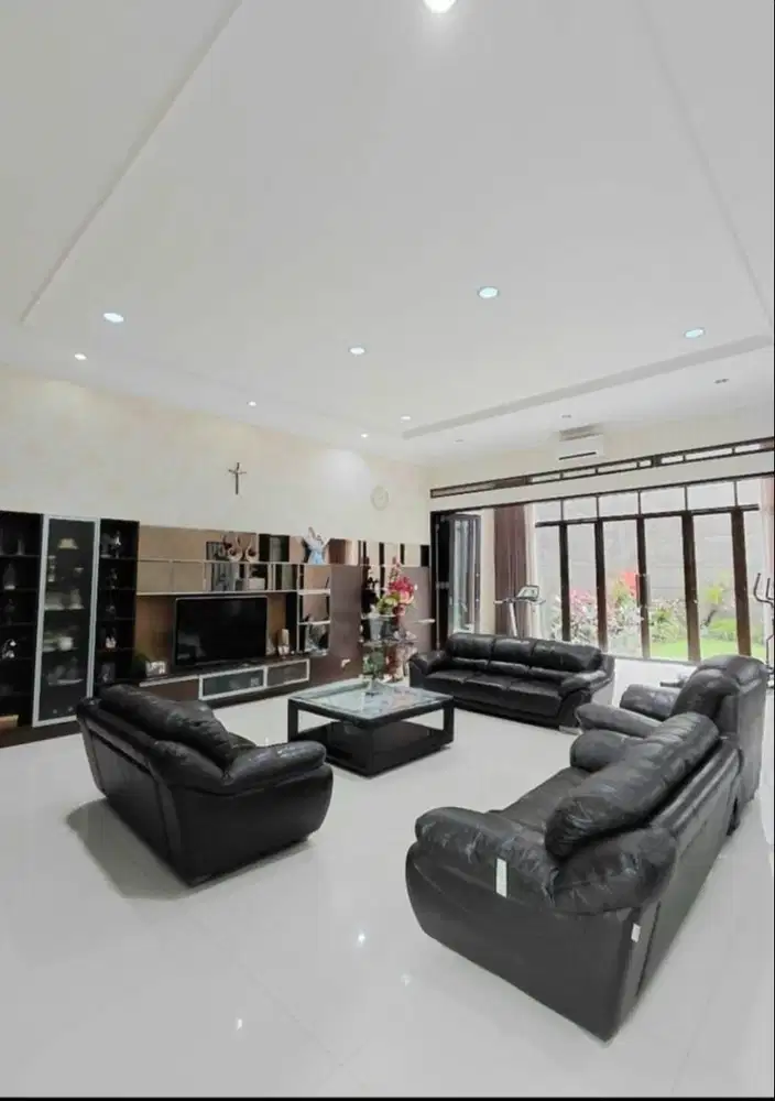 Dijual Rumah Lux Minimalis di Mekarwangi Bandung