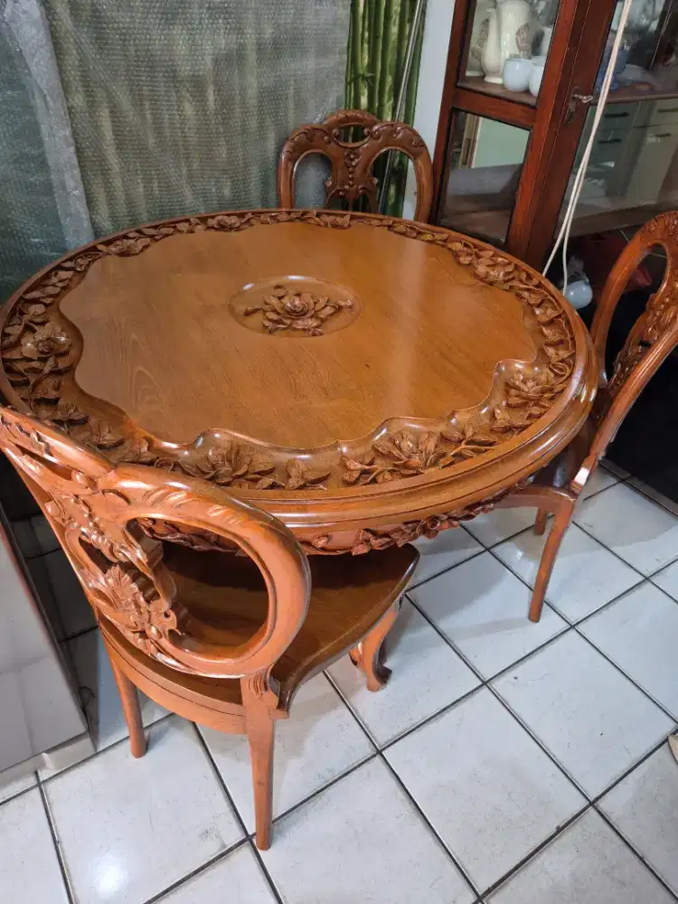 Meja Makan 5 kursi Jati Solid Ukir
