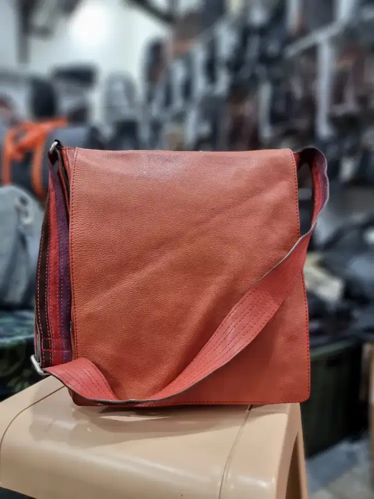 Sling bag charles jourdan made in italy