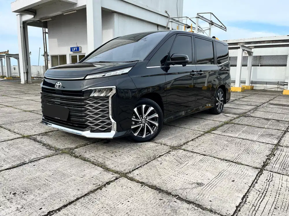Toyota Voxy 2.0 Cvt Tss 2022