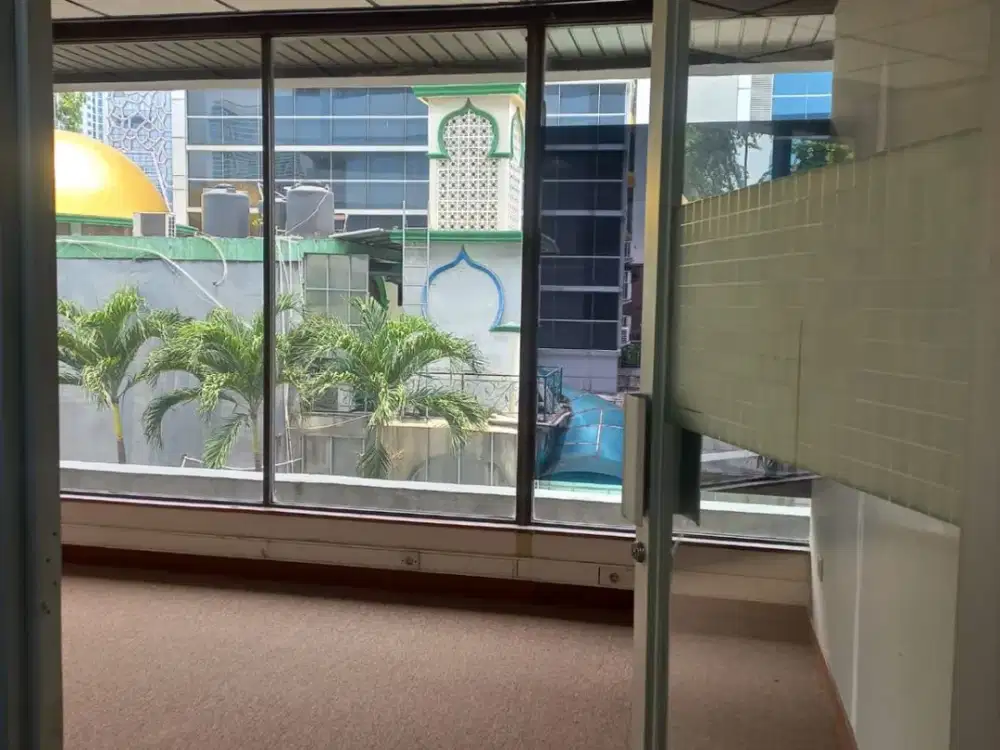 SEWA KANTOR DI JAKARTA SELATAN KUNINGAN  45M2 PARTISI  9JT/BLN NEGO
