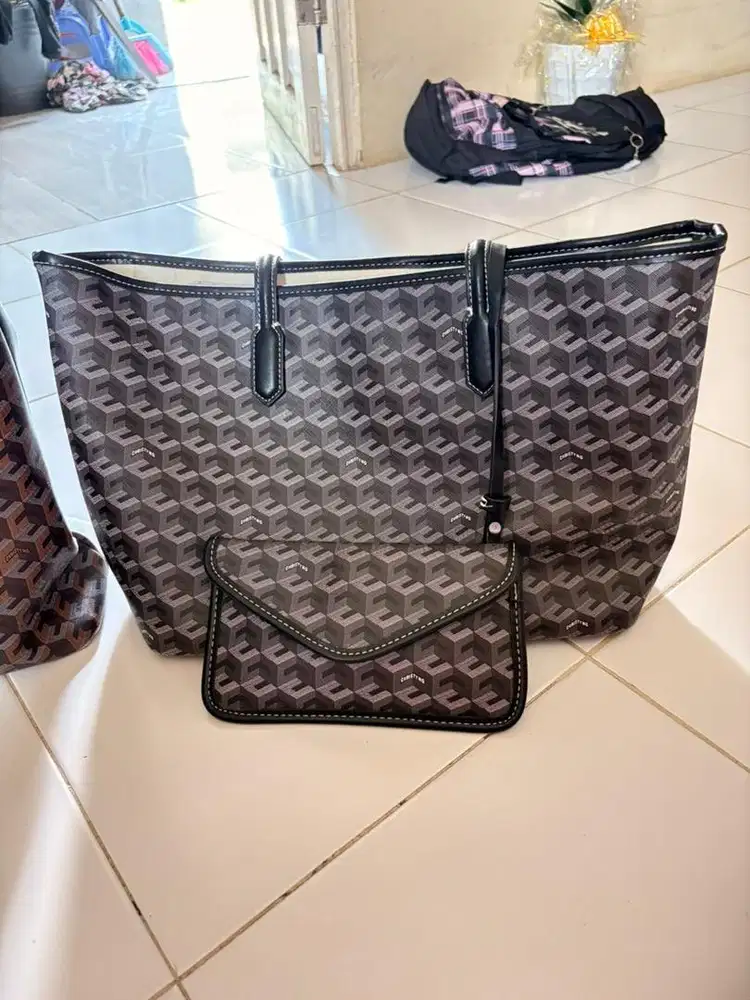 Christy NG Russo Size Large / paling besar