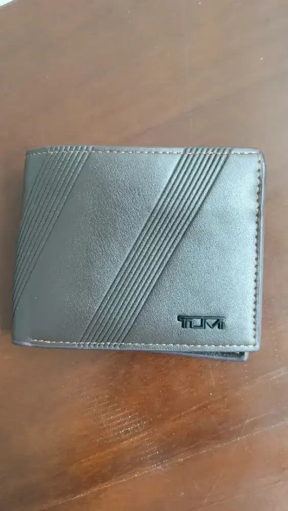 DOMPET UNISEX TUMI COKLAT TUA