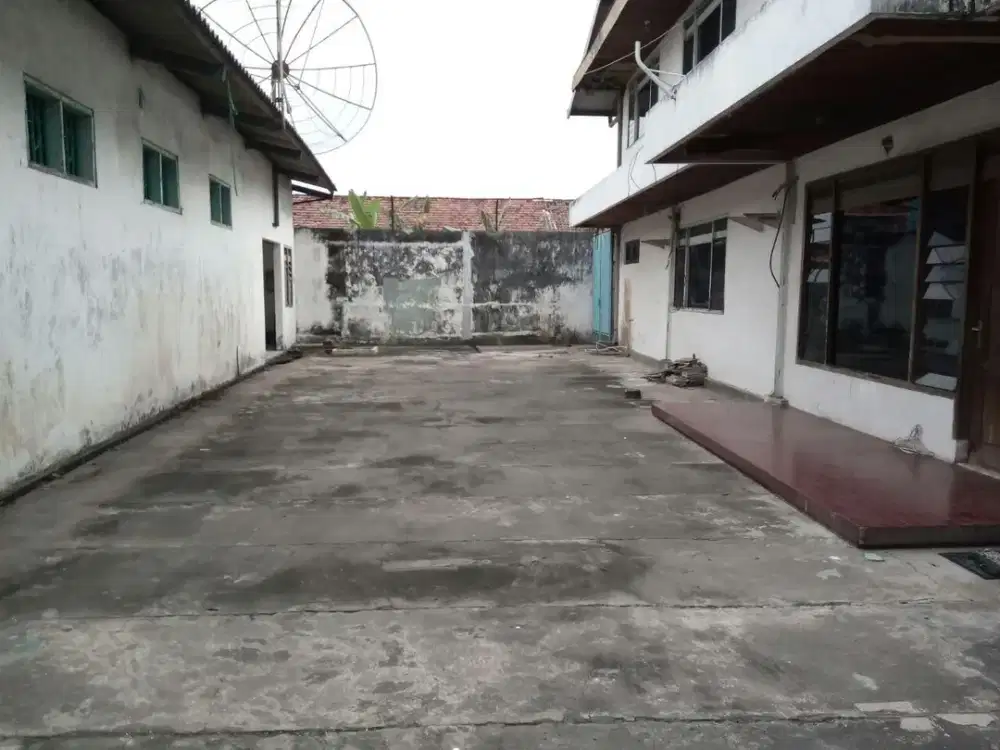 Disewakan Gudang jl sawunggaling Taman Sepanjang