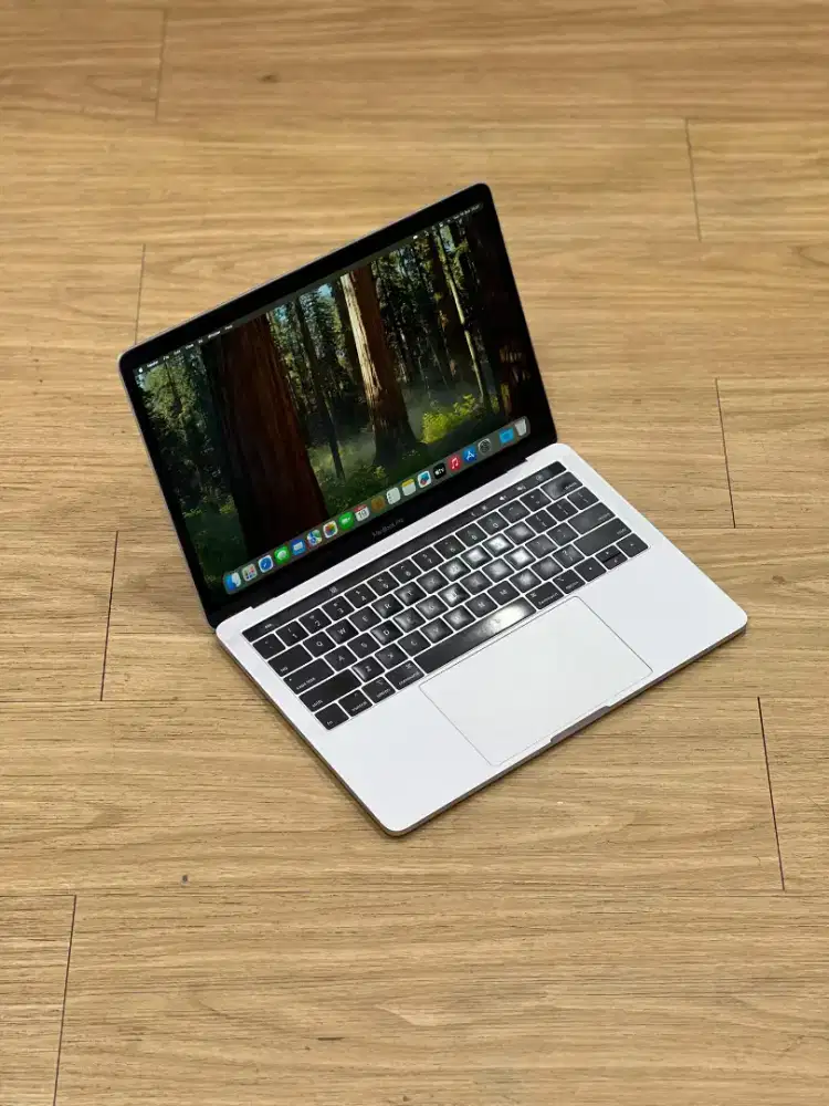 MacBook Pro 2019 , 13 inch , 16/512