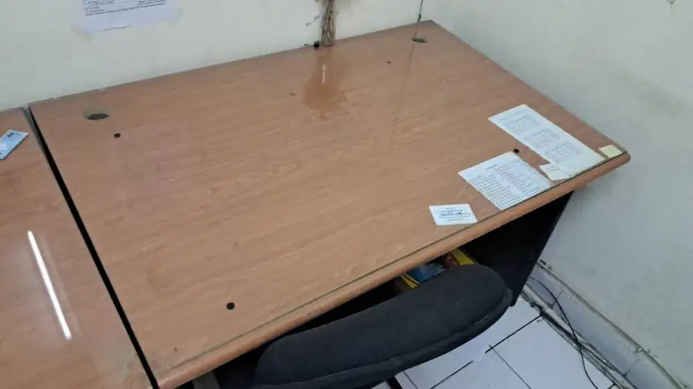 Meja Kantor Grand Furniture Bekas Terawat ukuran panjang Meja 120 cm