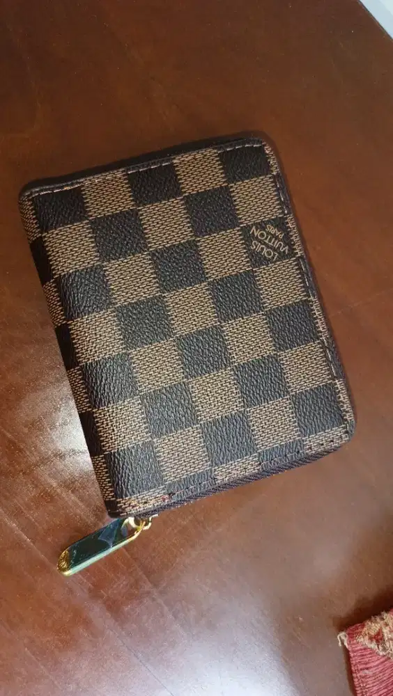 DOMPET PENDEK LOUIS VUITTON