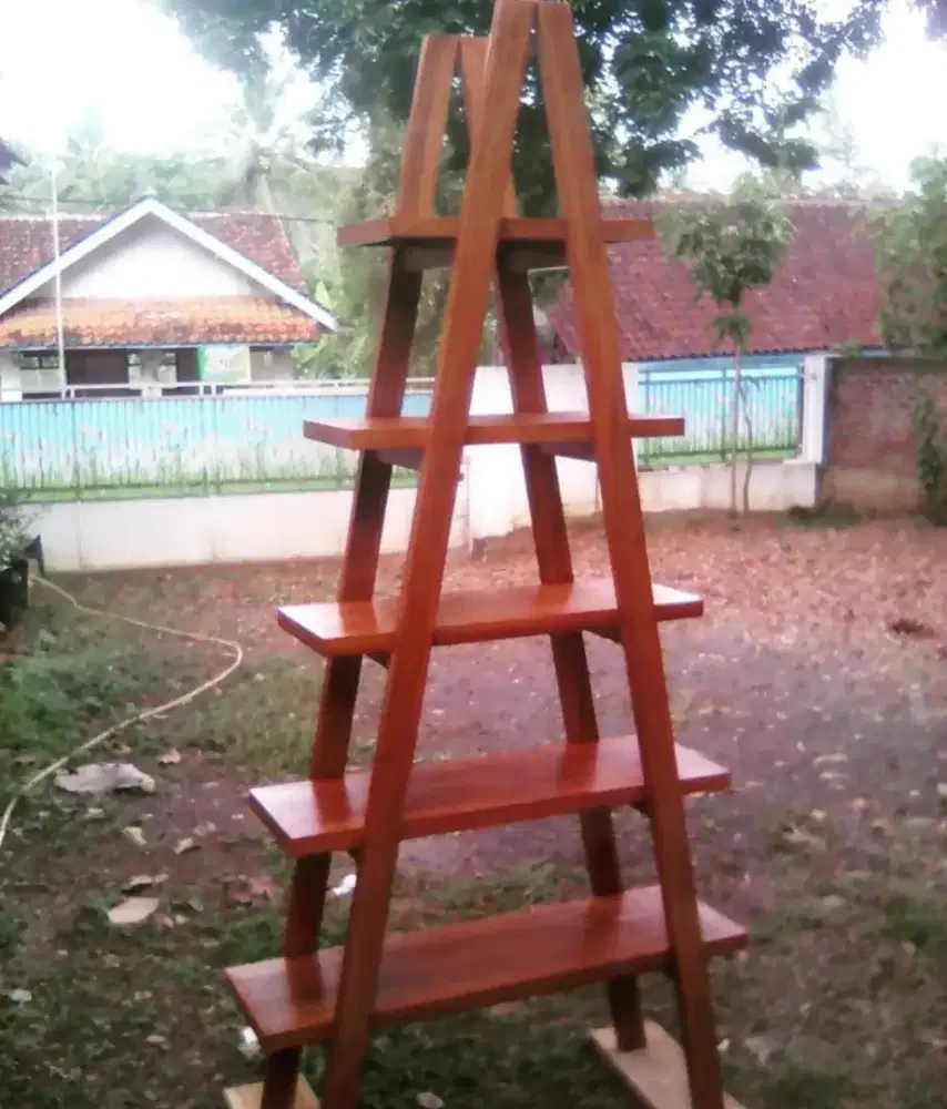 Rak susun tempat pajangan  indoor  kayu jati