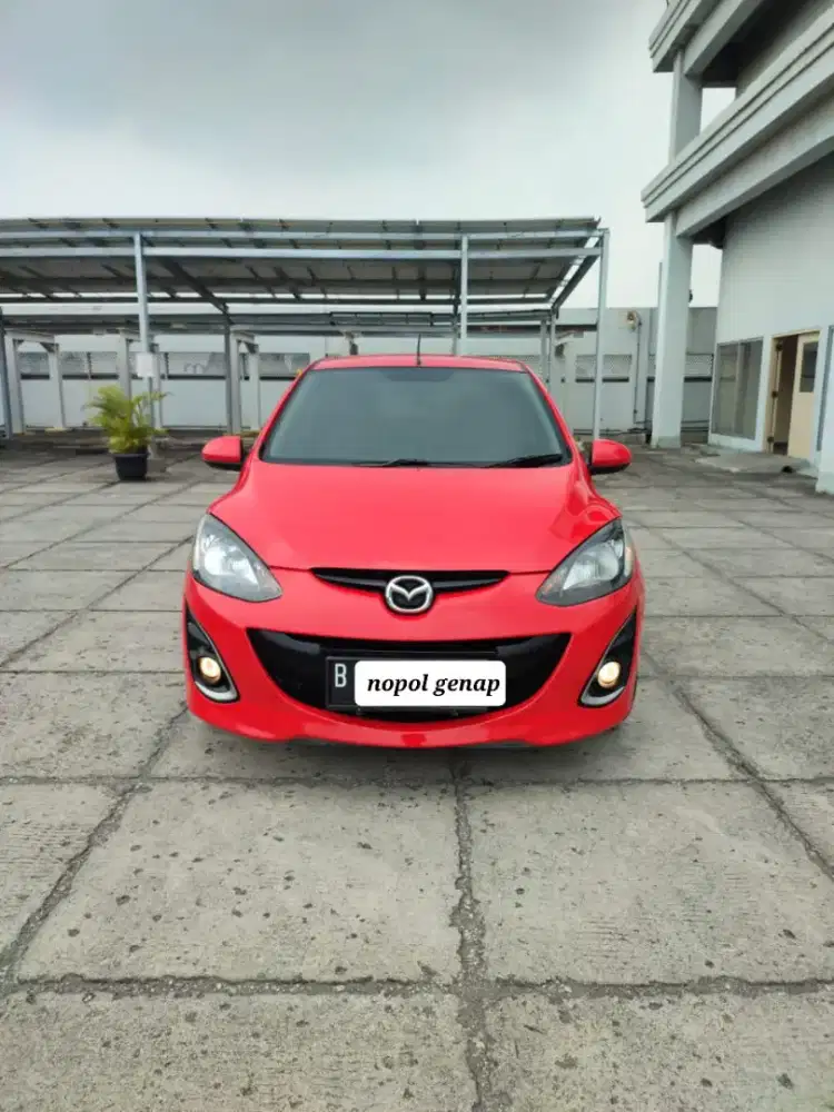 Mazda 2 R matic tahun 2011