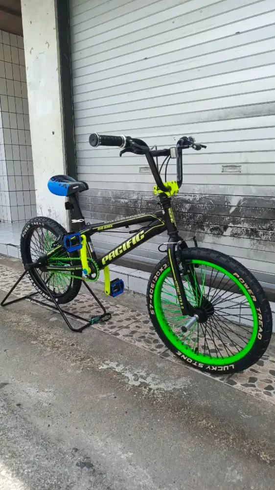 BMX Facific Hotshot XCR 6.0 Rotor ukuran 20,engkol BB kotak