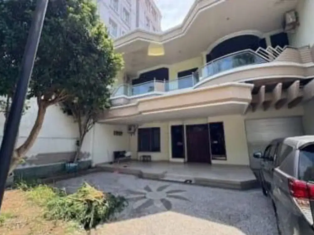 Rumah Komersial Siap Pakai Di Tengah Pusat Kota Surabaya. Jalan Sriwijaya, Polisi Istimewa