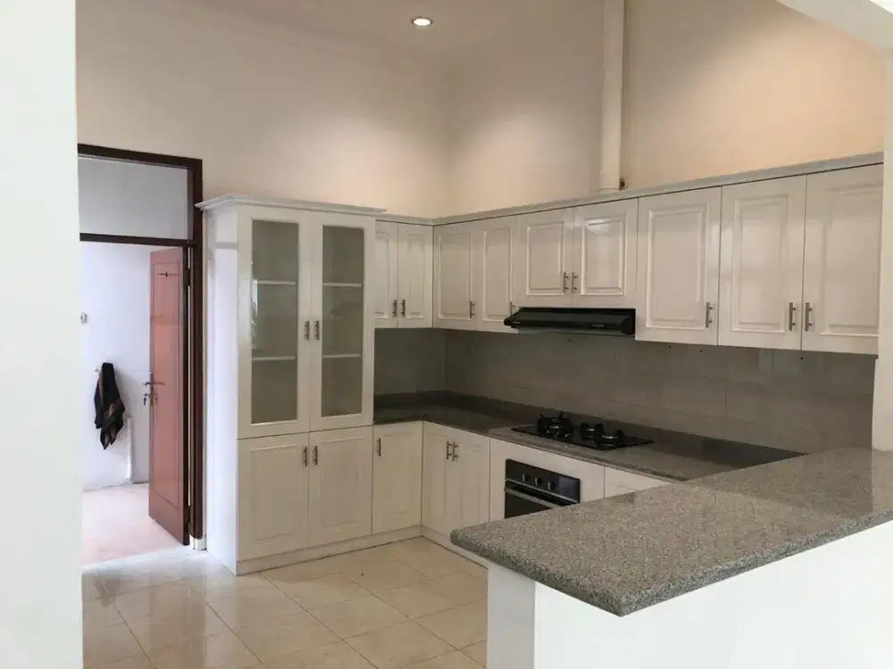 LXMMT 0120 Disewakan Rumah Furnished Area Kemang Jakarta Selatan