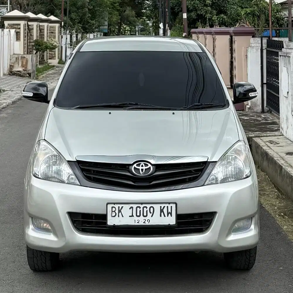 Toyota Innova E 2.0 Manual Bensin 2011