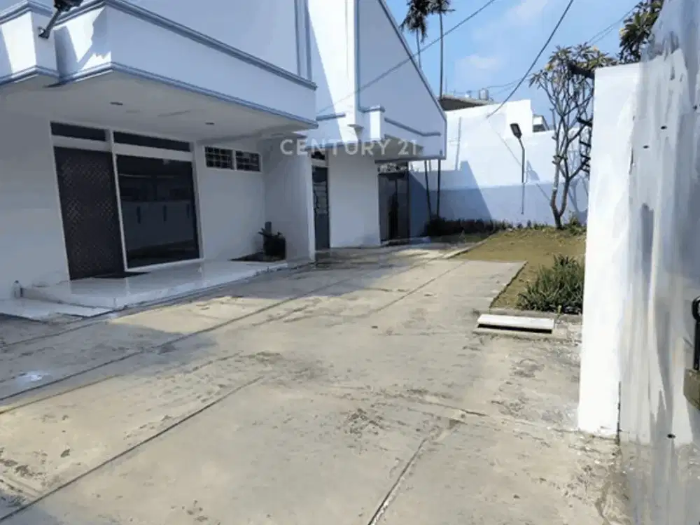 Rumah Luas Siap Huni Dan Strategis Di Pulomas Barat S8875