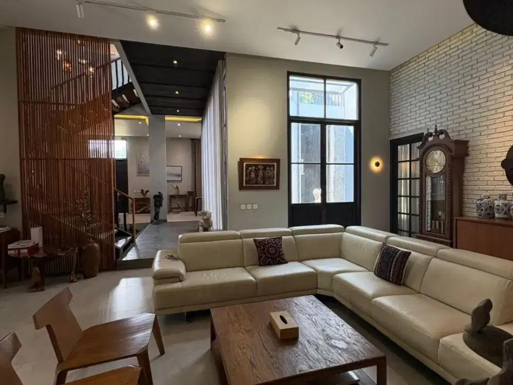 HOUSE FOR SALE: RUMAH CANTIK BANGUNAN MANDIRI & ARTISTIK DI CLUSTER ARISTOTELES SUMMARECON GADING SERPONG